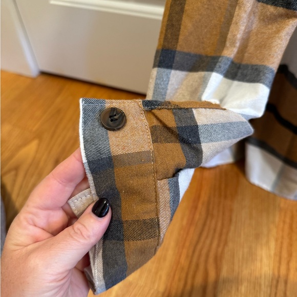 Women’s plaid flannel - Picture 3 of 4